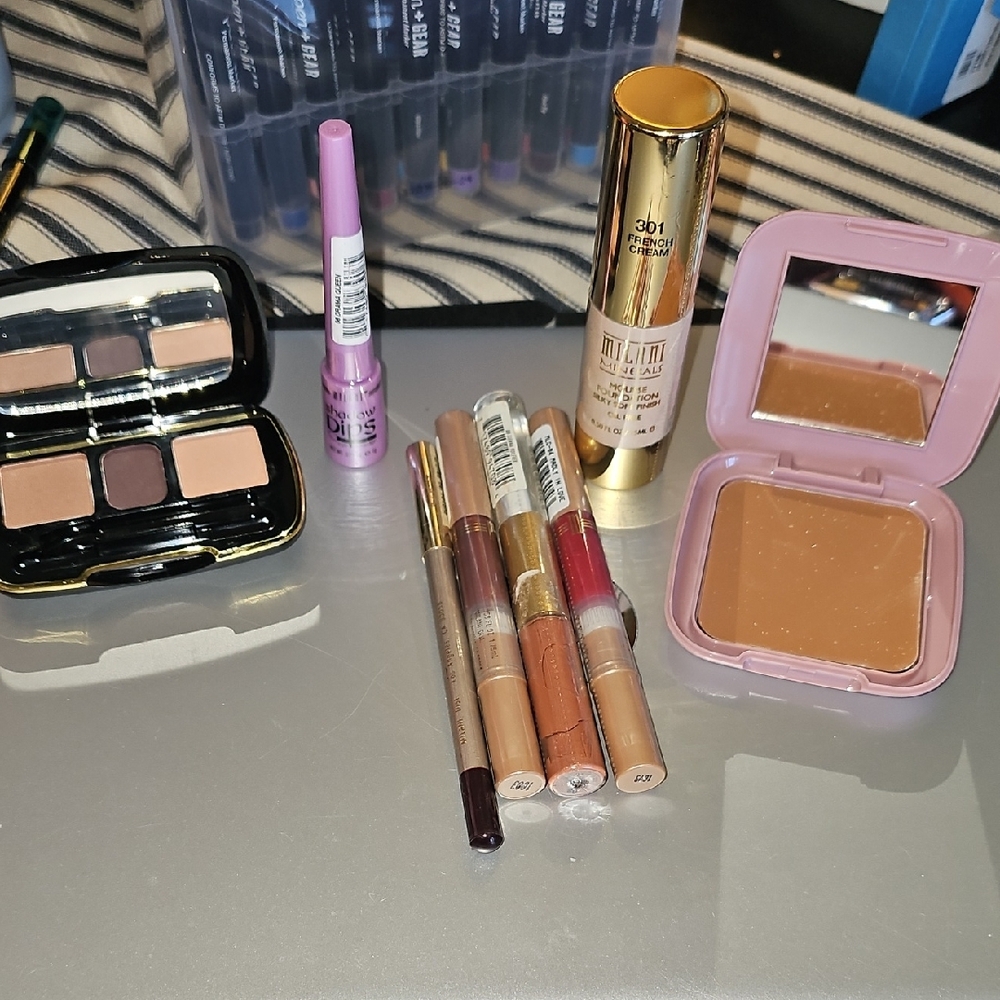 Makeup Set with Pink and Brown Shades